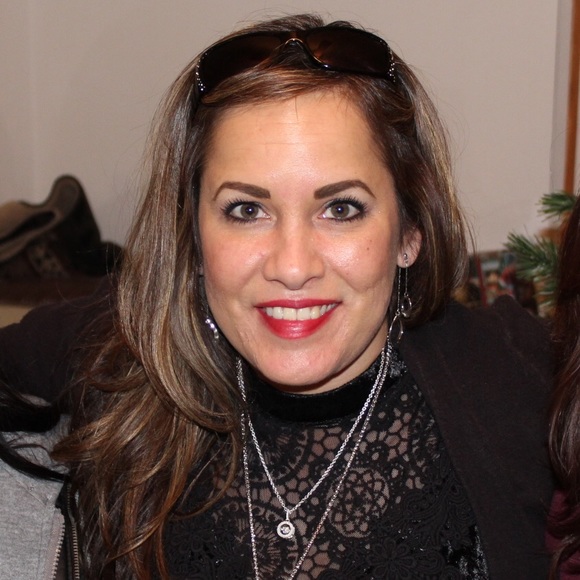 Meet your Posher, Christine - Picture 1 of 1